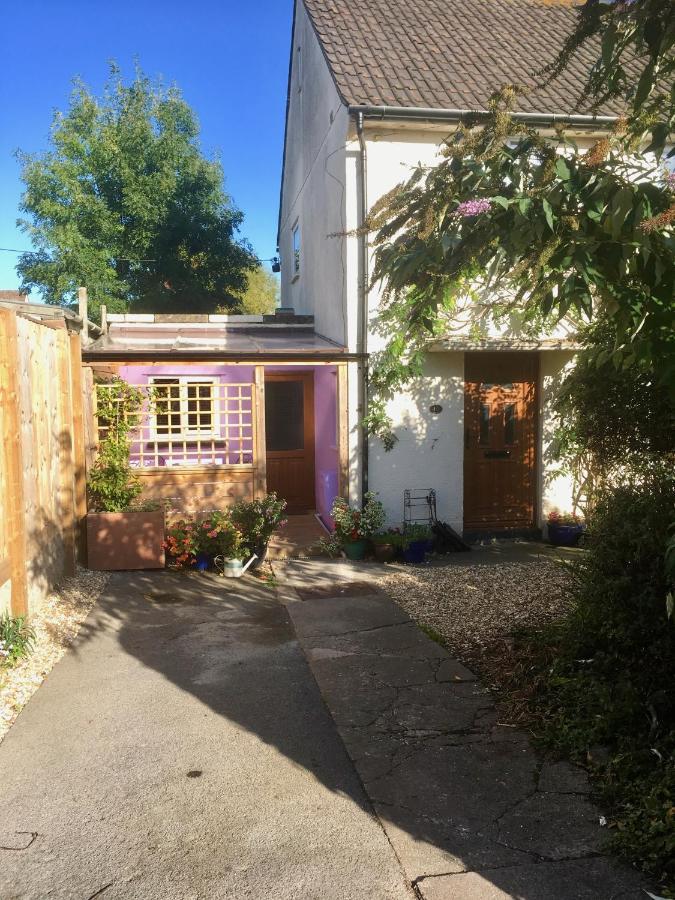 Cute Self-Contained Guest Room With Ensuite And Private Decked Porch In 글라스턴버리 외부 사진